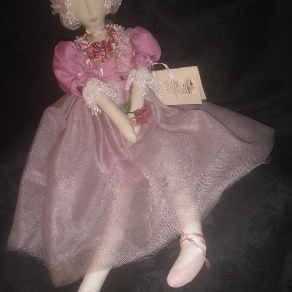 ENCHANTING CARMEN MANAGO BALLERINA DOLL - Picture 4 of 16
